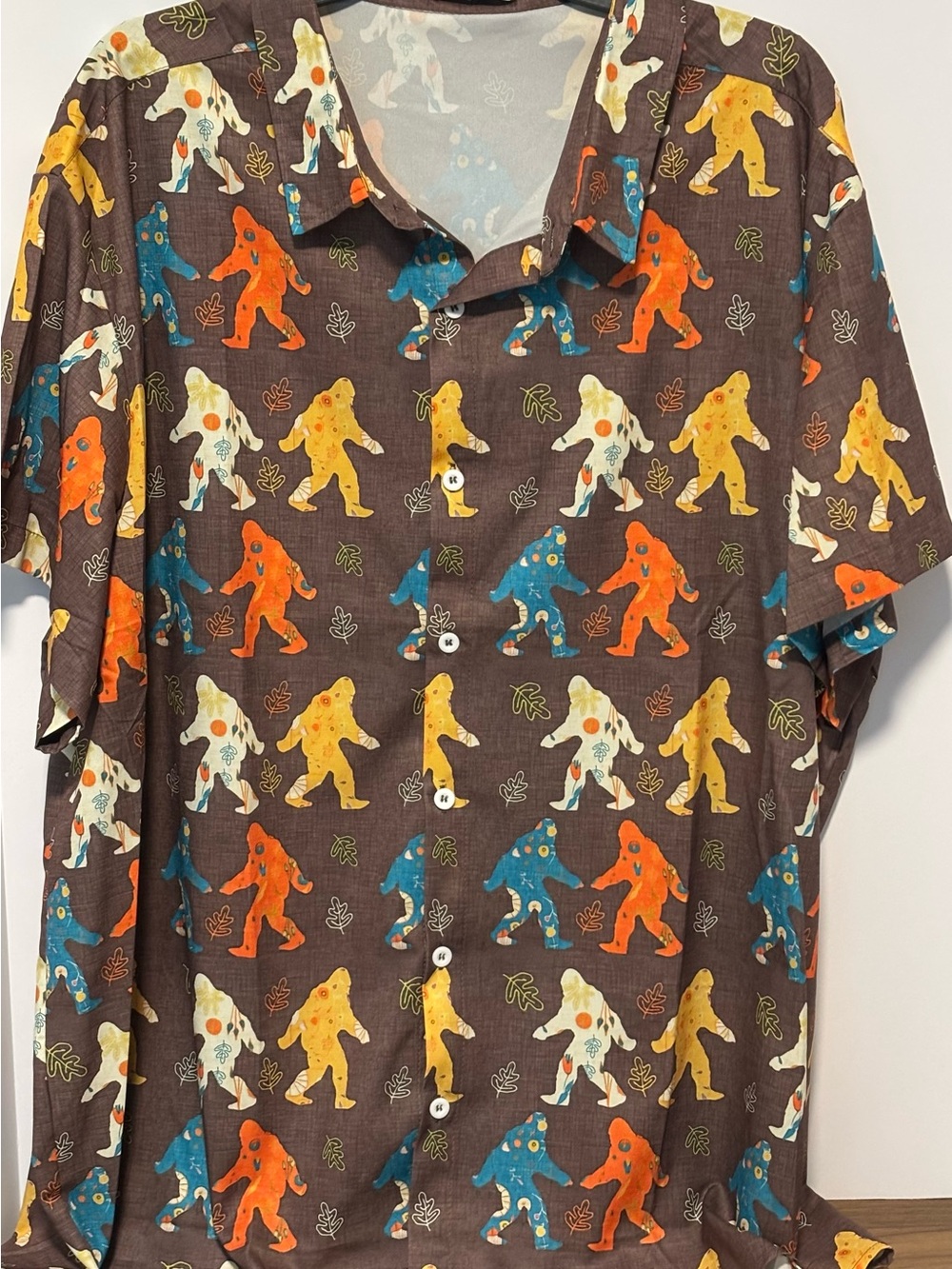 Hawalili brand men’s Hawaiian shirt Bigfoot pattern. 3XL